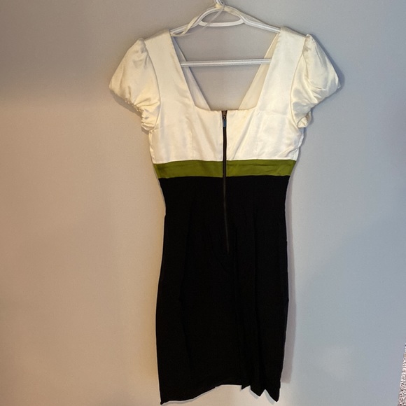 Women’s mid length dress - Picture 2 of 3